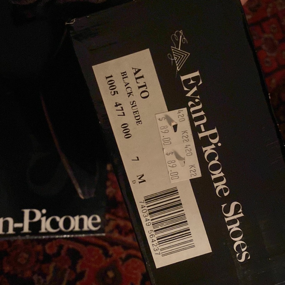 Evan-Picone Black suede heeled shoes - Picture 8 of 8